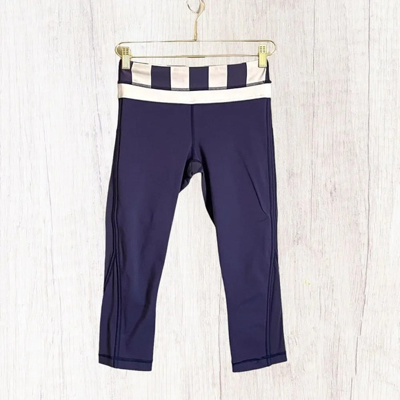 Lululemon Navy & White Cropped Wunder Under Leggings SZ 4 - Picture 1 of 6